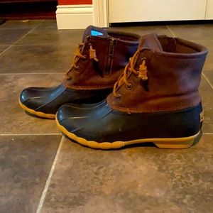 Size 7 women's Sperry Duck boots
